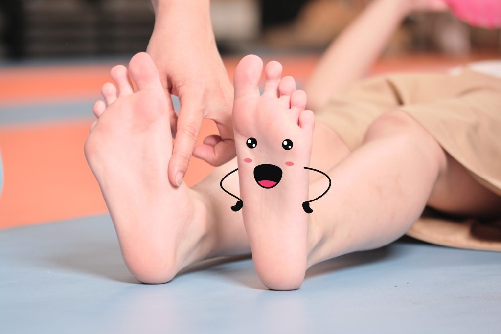 Phân biệt bàn chân bẹt sinh lý và bàn chân bẹt bệnh lý để có hướng điều trị phù hợp