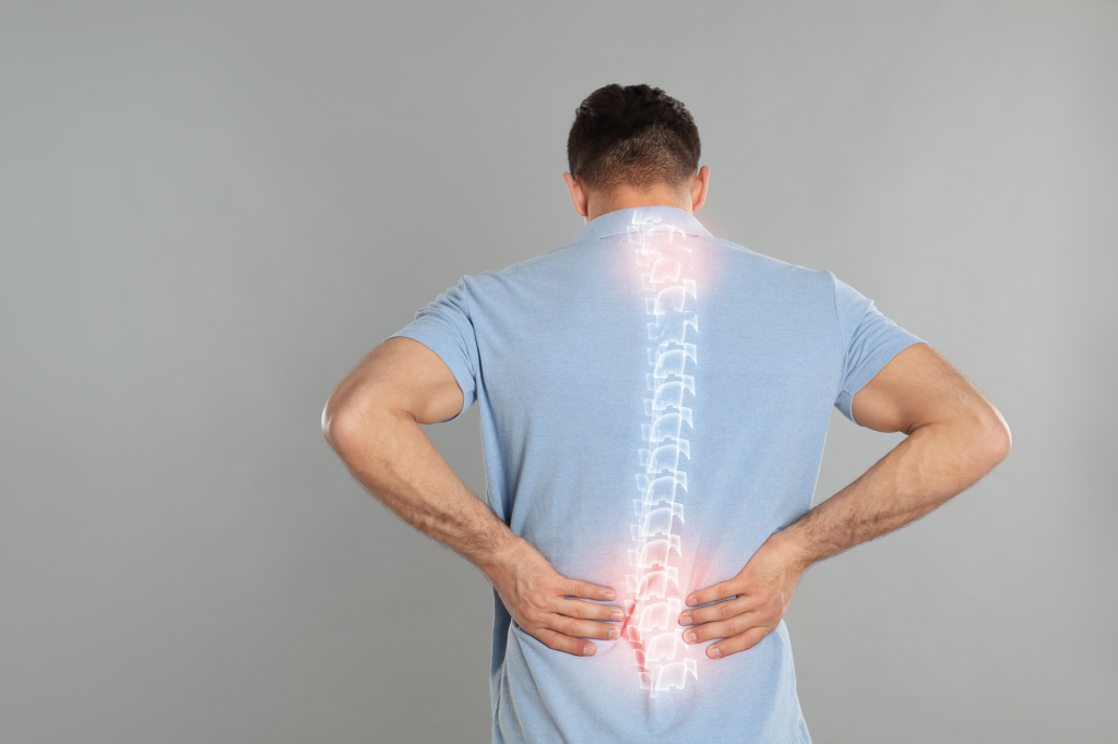 Đau âm ỉ hoặc nhói tại vị trí đĩa đệm bị phồng