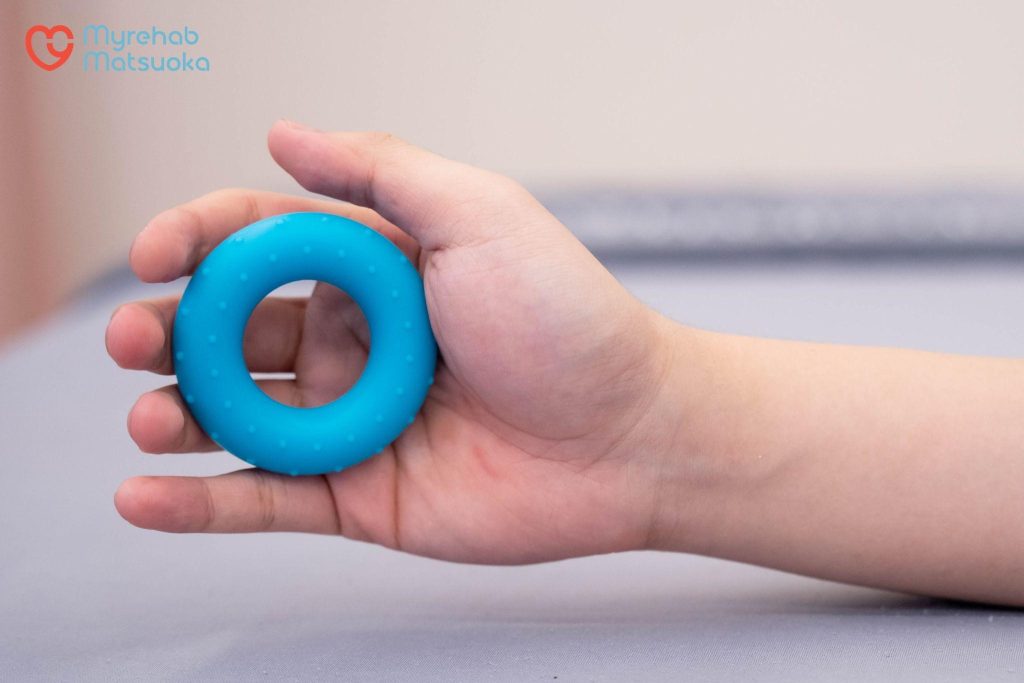 Cải thiện khả năng giữ cố định bằng tay liệt
