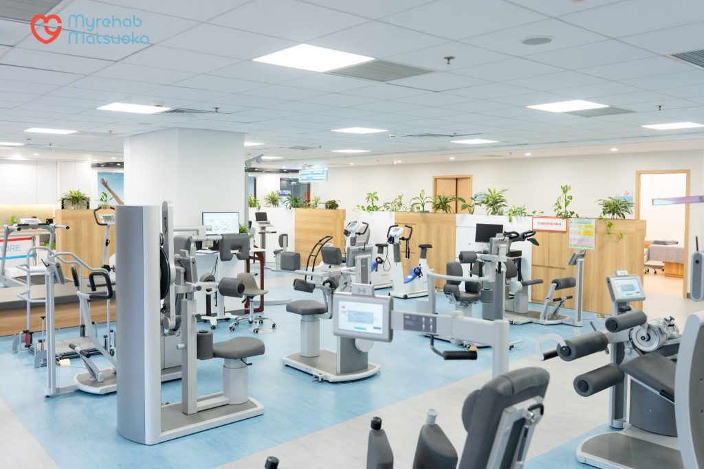 Hệ thống máy tập hiện đại tại Myrehab Matsuoka