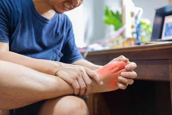 Tay chân hay bị nhức mỏi gây cảm giác khó chịu