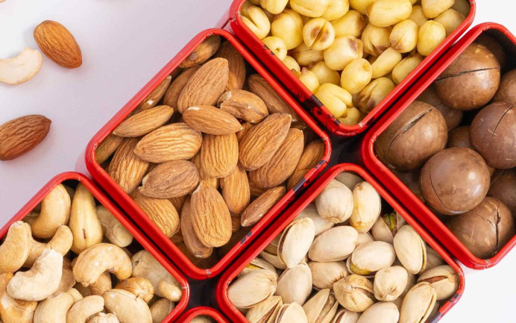 Các loại hạt chứa nhiều chất béo tốt và protein