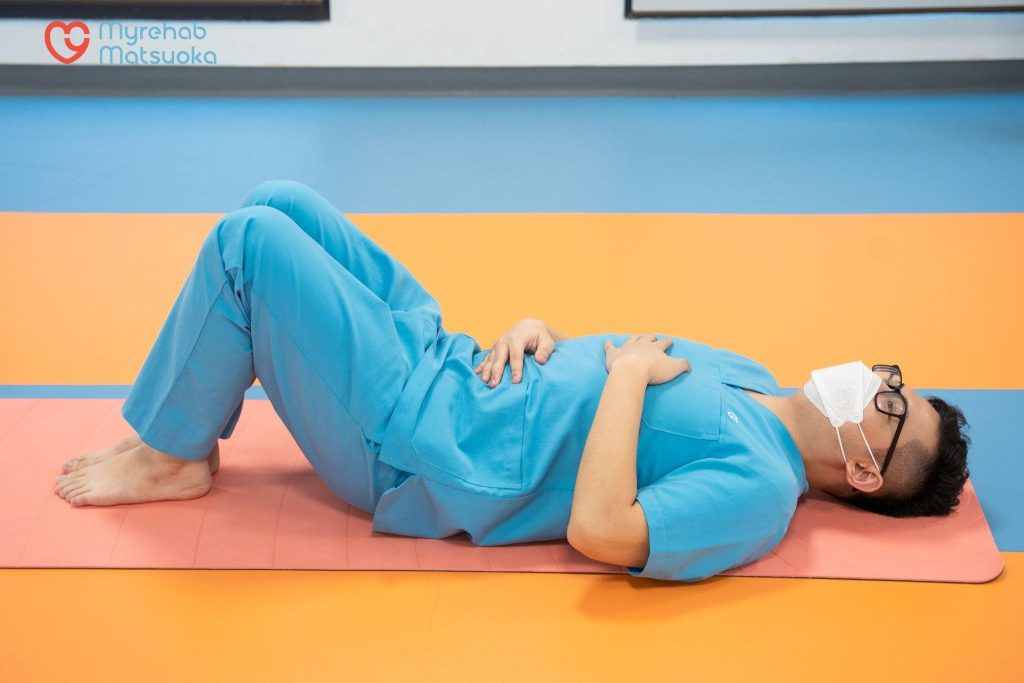 Bài tập gồng cơ bụng và mông