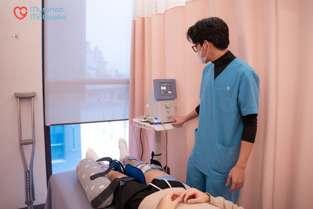 Thời gian đeo nẹp sẽ phù thuộc vào tình trạng và khả năng phục hồi dây chằng chéo trước của bệnh nhân