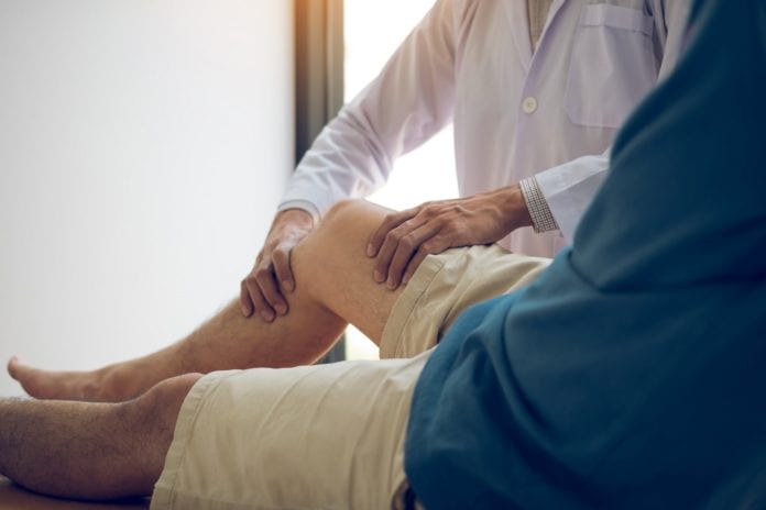 Tái khám thường xuyên sau phẫu thuật ACL để phát hiện kịp thời nguy cơ biến chứng