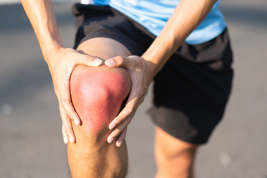 Đầu gối có thị bị đau và sưng khi tổn thương dây chằng chéo trước độ 1