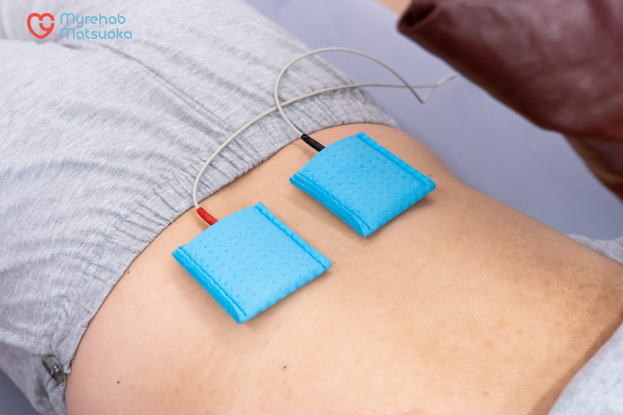 Điện xung trị liệu cột sống giúp giảm đau, tăng tuần hoàn máu và nuôi dưỡng mô