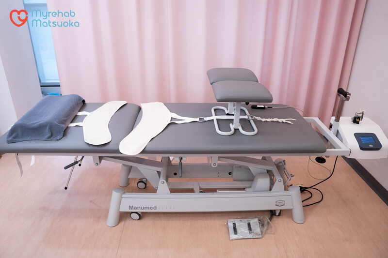 Sử dụng máy móc trị liệu chuyên dùng giúp đẩy nhanh phục hồi khớp vai