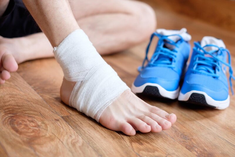 Duy trì đều đặn các bài tập phù hợp để tránh bong gân tái phát