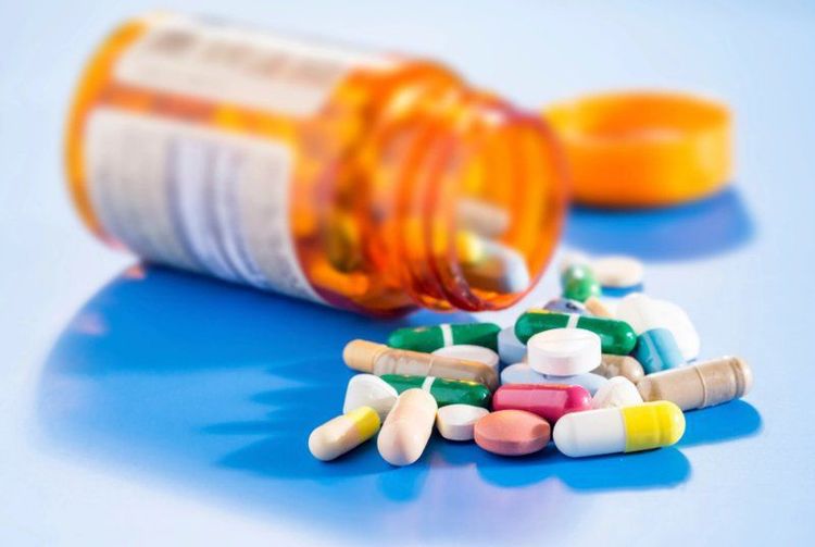 Điều trị viêm cột sống dính khớp bằng thuốc