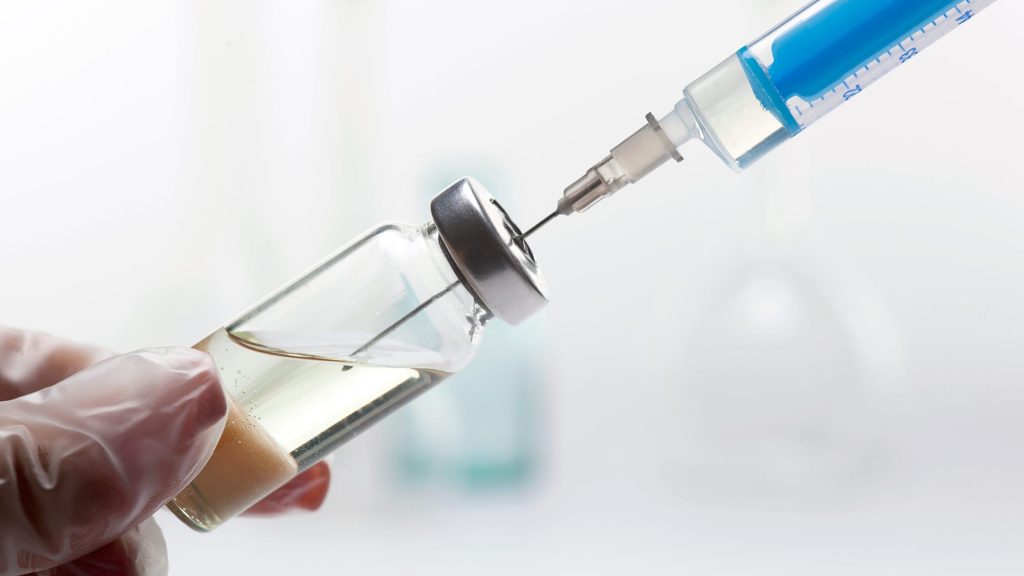 Tiêm corticosteroid điều trị viêm cột sống dính khớp