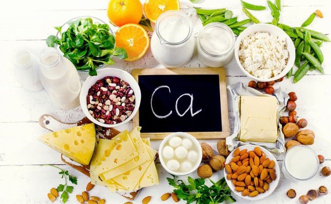 Bổ sung Canxi và Vitamin D kết hợp cùng chế độ ăn uống điều độ giúp cải thiện mật độ xương