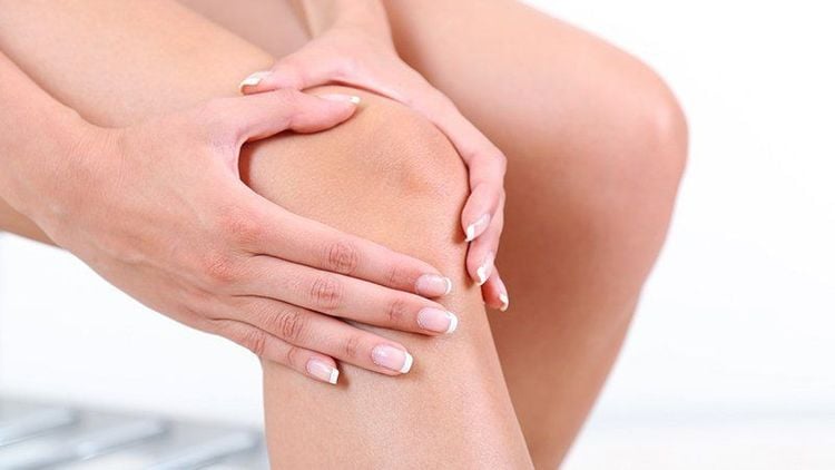 Tình trạng lỏng khớp gối có dấu hiệu sưng, đau nhẹ