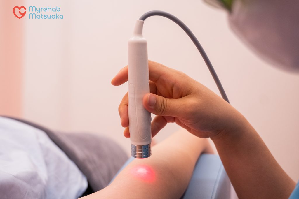 Trị liệu xương cánh tay bằng laser cường độ cao tại Myrehab Matsuoka