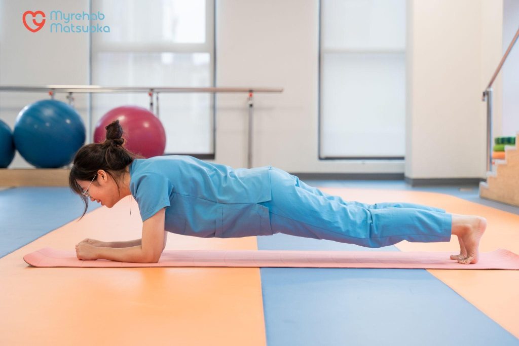 Bài tập plank cơ bản giúp giảm đau lưng hiệu quả