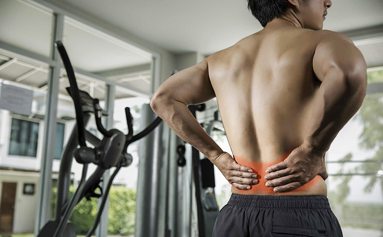 Áp lực lên thắt lưng gây đau ê ẩm