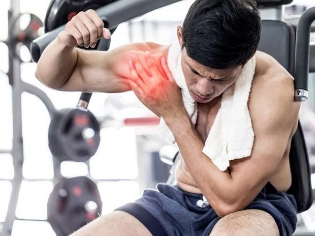 Tình trạng đau khớp vai trong quá trình tập gym
