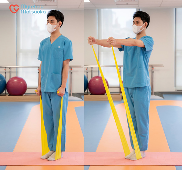 Bài tập nâng cánh tay phía trước với dây band