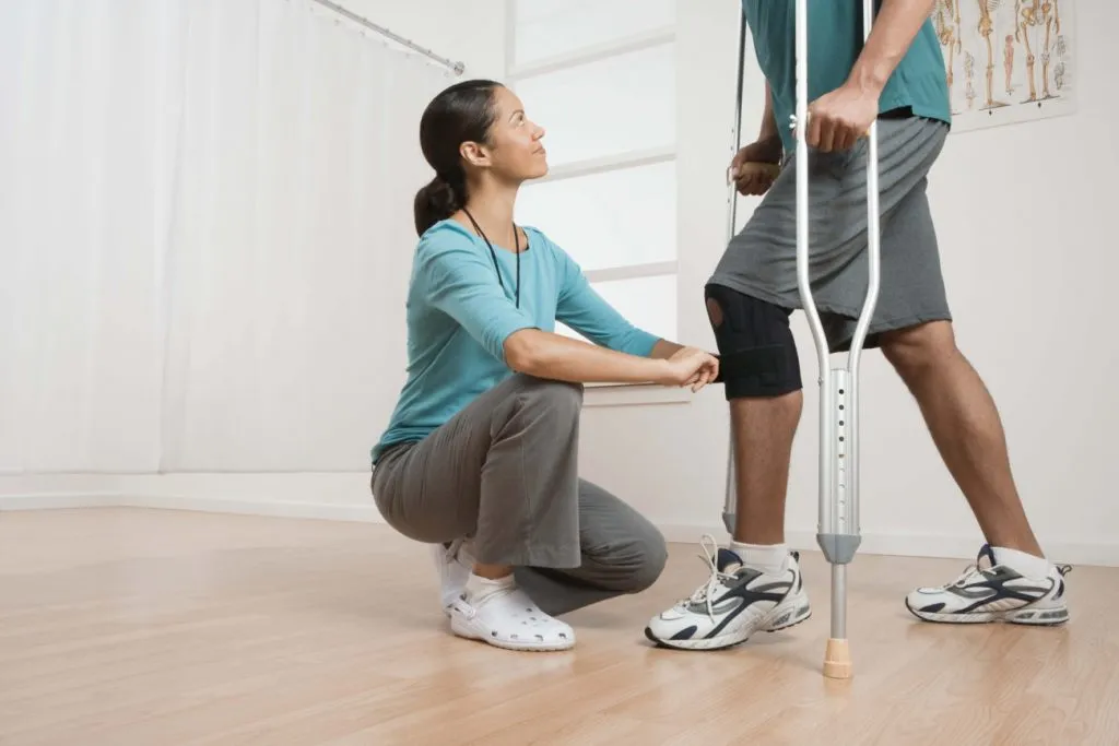 Bệnh nhân có thể phục hồi chức năng rách sụn chêm ngay sau khi tình trạng huyết động ổn định