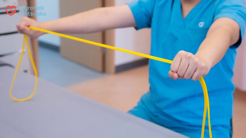 Bài tập kéo dây band - duy trì vận động trị liệu dễ thực hiện tại nhà, cải thiện sức mạnh khuỷu - cẳng tay