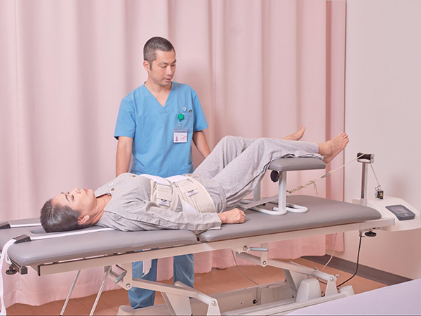 Phương pháp kéo giãn cột sống bằng công nghệ hiện đại giúp điều trị thoát vị đĩa đệm không triêu chứng