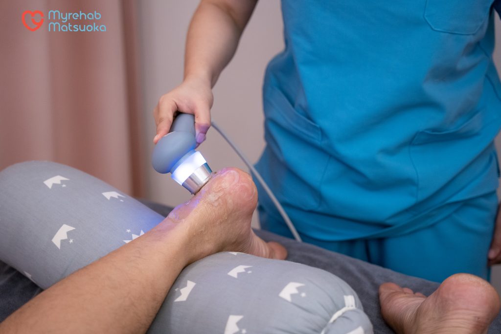 Siêu âm trị liệu viêm gân gót chân tại Myrehab Matsuoka