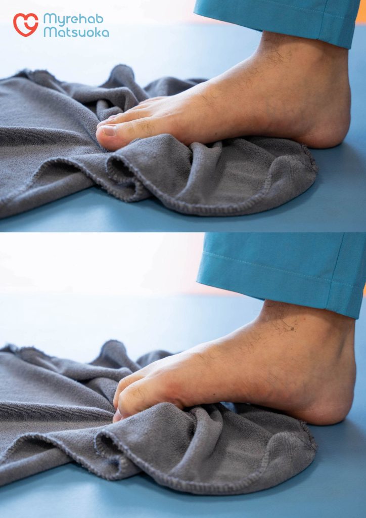 Bài tập cuộn khăn bằng ngón chân hỗ trợ củng cố nhóm cơ lòng bàn chân giúp hỗ trợ phân phối lực và giảm tải cho gân gót
