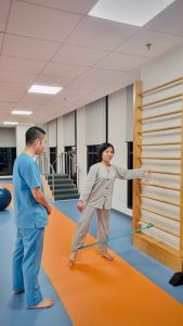 Chị Đinh Lệ Huyền tự tin sau 6 buổi tập luyện tại Myrehab Matsuoka
