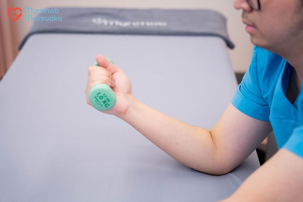 Vận động chủ động mang tới hiệu quả bền vững cho bệnh nhân mắc hội chứng khuỷu tay tennis elbow