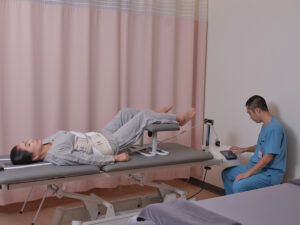 kéo giãn cột sống