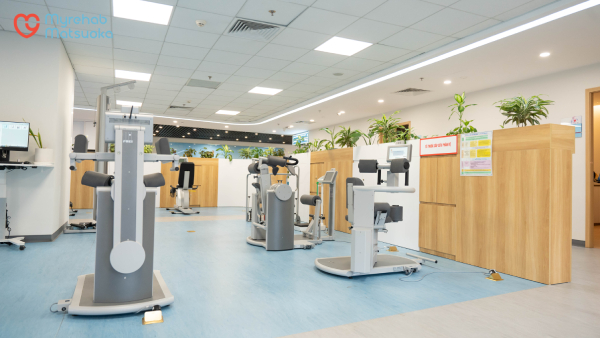Hệ thống máy vận động cột sống tại trung tâm Myrehab