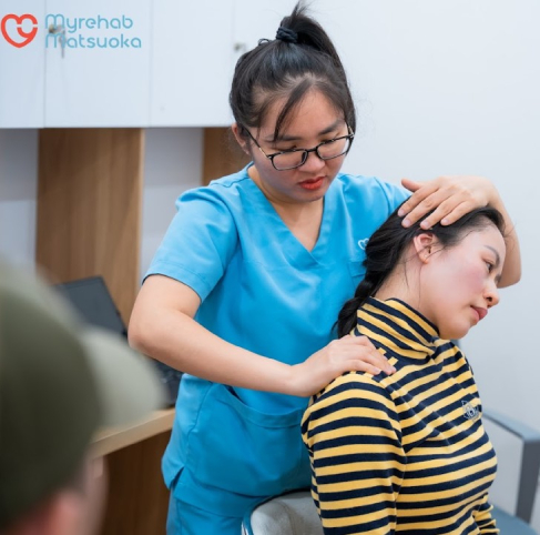 Di động mô mềm trong PHCN đau cổ vai gáy tại trung tâm Myrehab Matsuoka