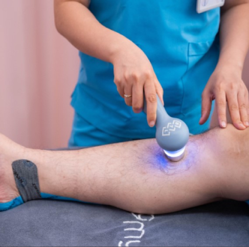 Điện xung trong PHCN sau gãy xương tại trung tâm Myrehab Matsuoka