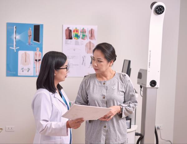 Bác sĩ lưu ý với bệnh nhân những vấn đề quan trọng trong quá trình phục hồi chức năng sau mổ dây chằng chéo trước