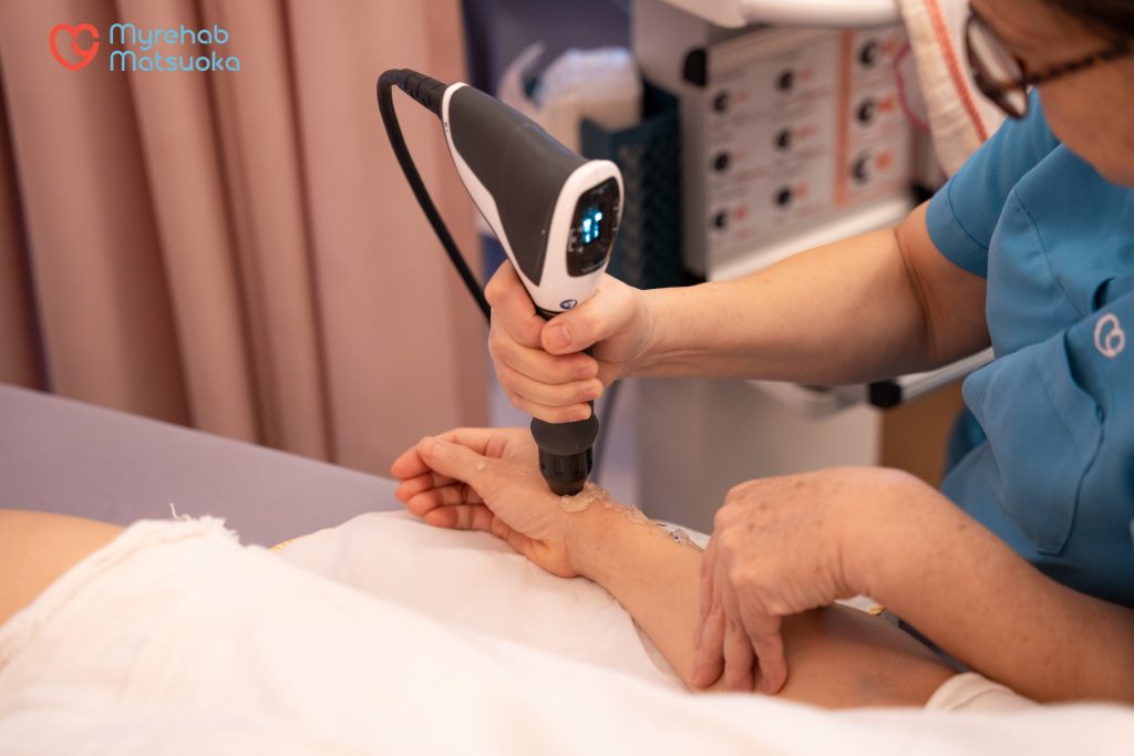 vật lý trị liệu viêm khớp cổ tay