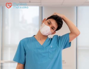 động tác vận động kéo giãn cột sống cổ đơn giản