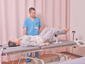 Hệ thống giường kéo giãn khí động học hiện đại tại Myrehab Matsuoka