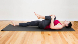 Bài tập kéo giãn cơ lưng và hông