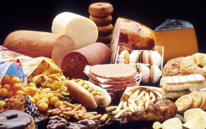 Hạn chế tiêu thụ thực phẩm có chứa chất béo bão hòa