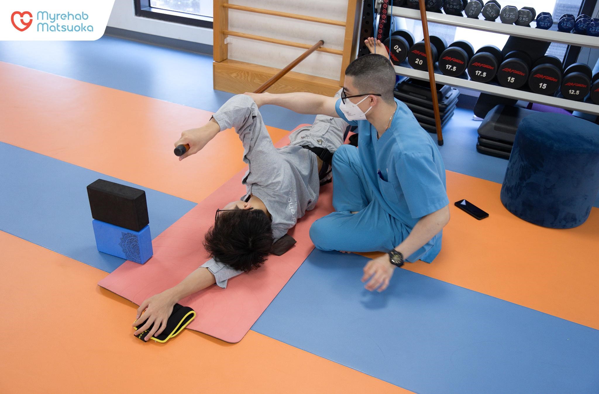 Tập Schroth tại Myrehab Matsuoka 